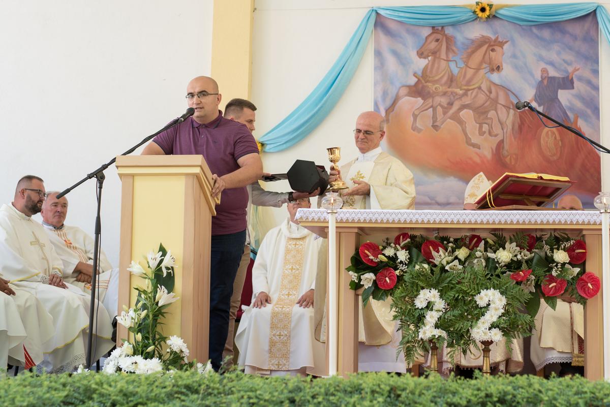 Na Ilindan, 20, srpnja 2021. župa Stolac priredila župniku don Rajku svečani oproštaj
